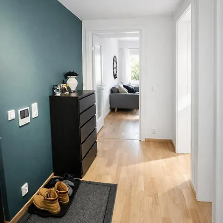 2 Cozy Near Airport Free Parking