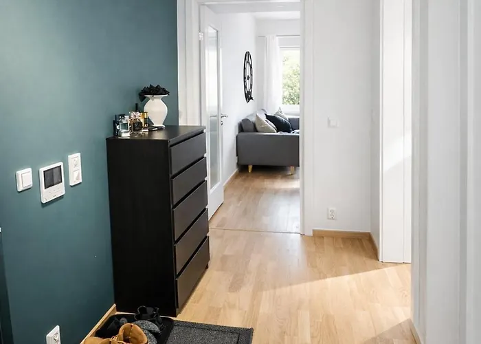 2 Cozy Near Airport Free Parking