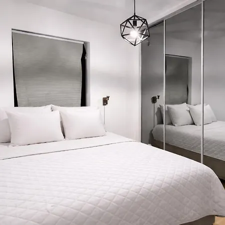 Apartment 2 Cozy Near Airport Free Parking *